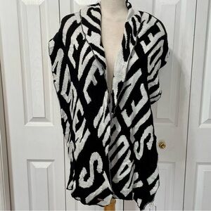New Steve Madden Black and White Knit Scarf